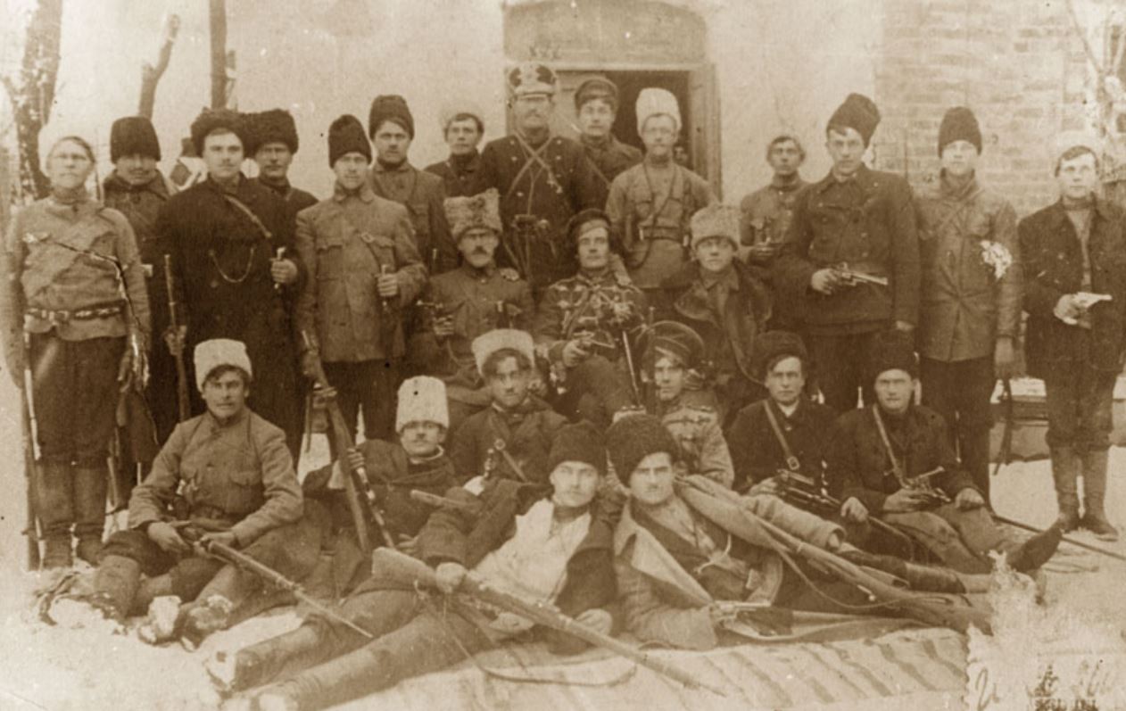 Fedir Shchus (center) with the Dibrivka detachment of the&nbsp;Revolutionary Insurgent Army of Ukraine